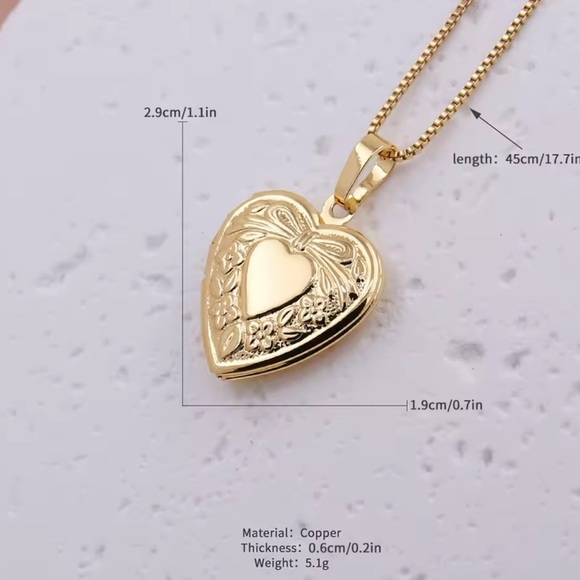 Gold Heart Pendant Necklace - Picture 4 of 14